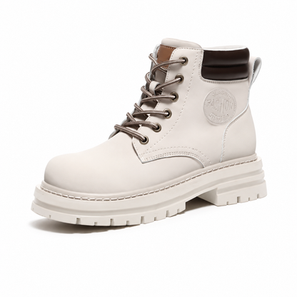 Gefütterte Schnürboots mit Profilsohle